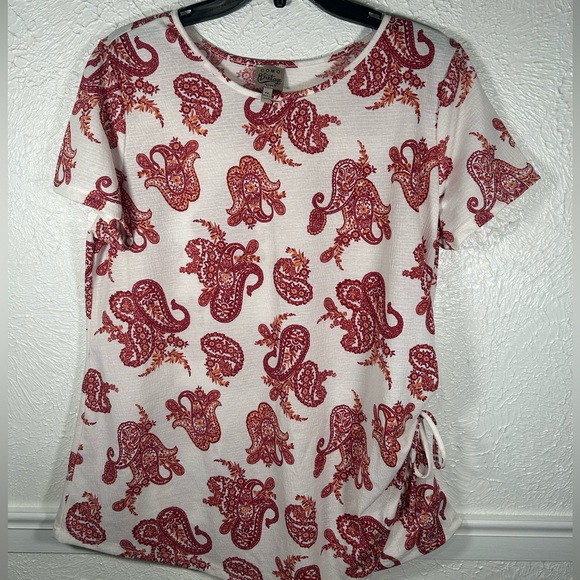 COMO Short Sleeve Paisley Top with Side Gather PXL - Picture 7 of 7